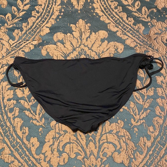 Old Navy Strapless Bikini and 2 Bottoms! - Picture 7 of 12